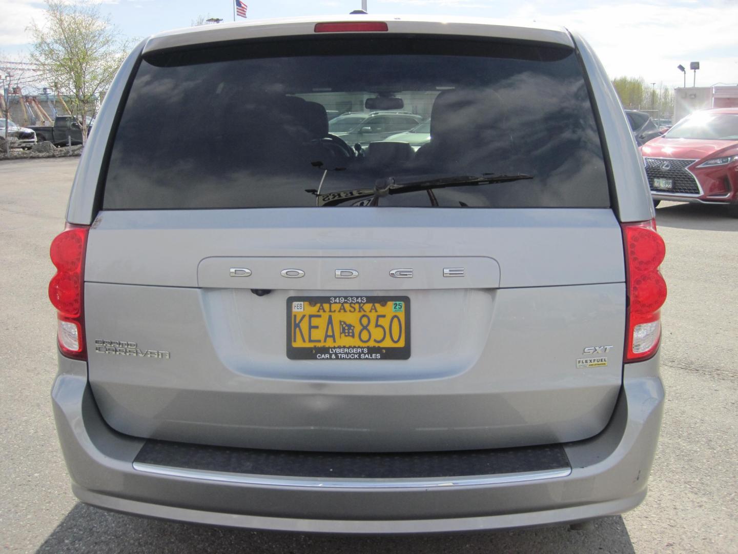 2019 silver /black Dodge Grand Caravan SXT (2C4RDGCG8KR) , located at 9530 Old Seward Highway, Anchorage, AK, 99515, (907) 349-3343, 61.134140, -149.865570 - Photo#3